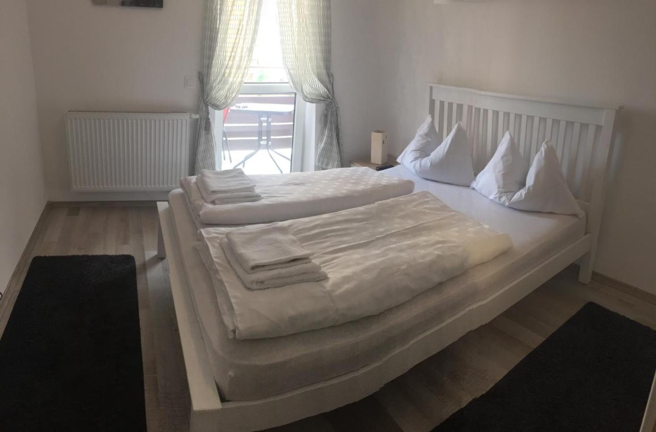 Aki Studio Apartment Brașov Exterior foto